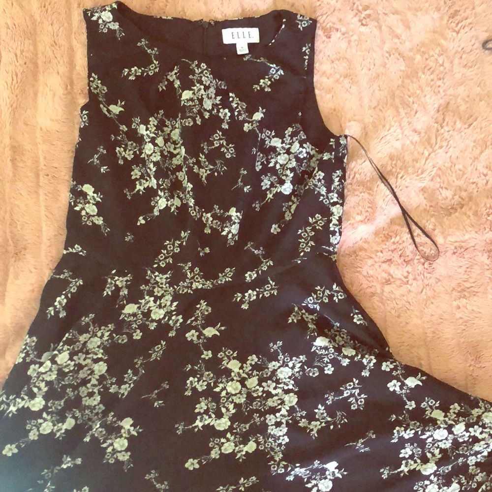 Beautiful ELLE Floral medium dress